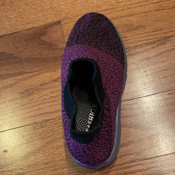 Walking Shoes - Picture 3 of 4